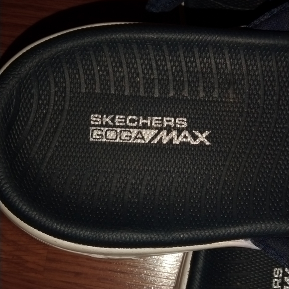 Designer: Skechers GOGA Max Flip Flops - Picture 3 of 5